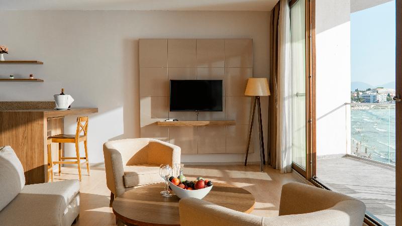 Ladies Beach Suite Hotel - Oda
