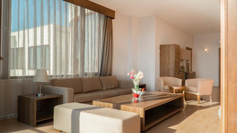 Ladies Beach Suite Hotel - Oda
