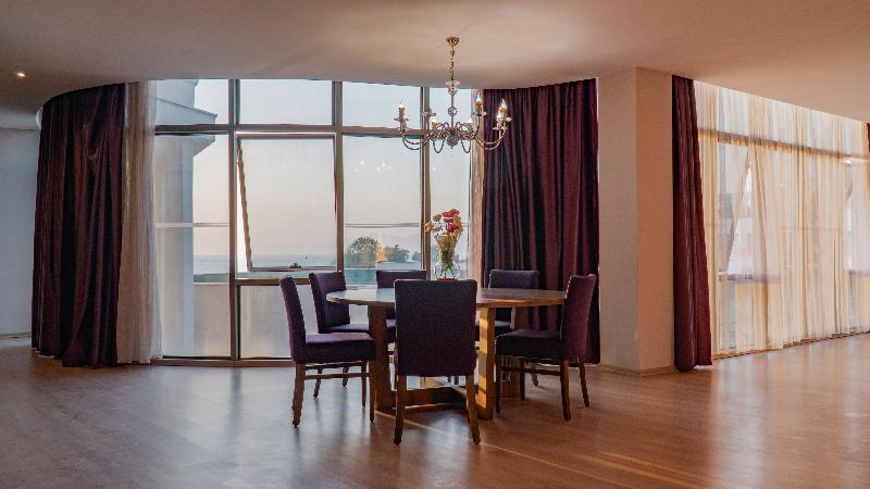 Ladies Beach Suite Hotel - Oda