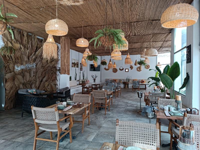 Ladies Beach Suite Hotel - Restoran