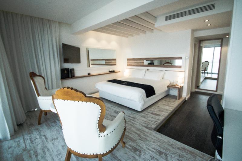 The Ciao Stelio Deluxe Hotel - Oda