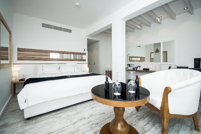 The Ciao Stelio Deluxe Hotel - Oda