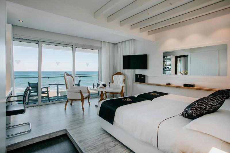 The Ciao Stelio Deluxe Hotel - Oda