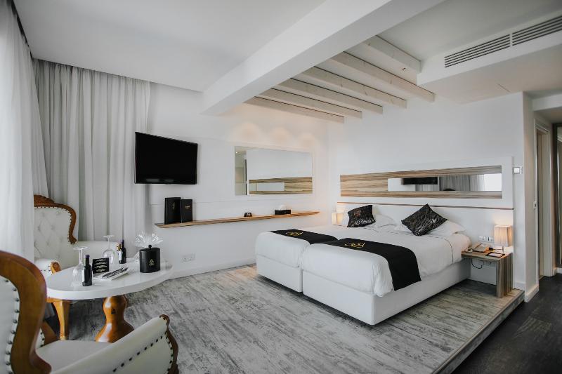 The Ciao Stelio Deluxe Hotel - Oda