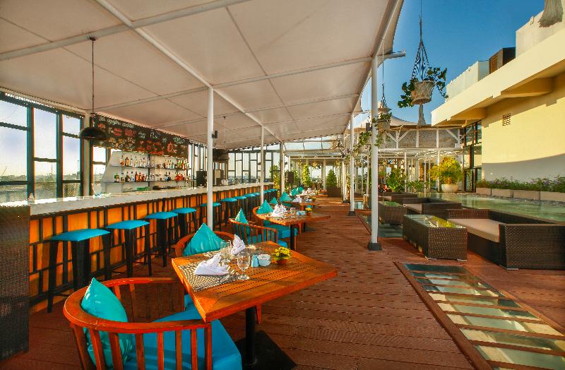 de Vins Sky Hotel Seminyak - Bar