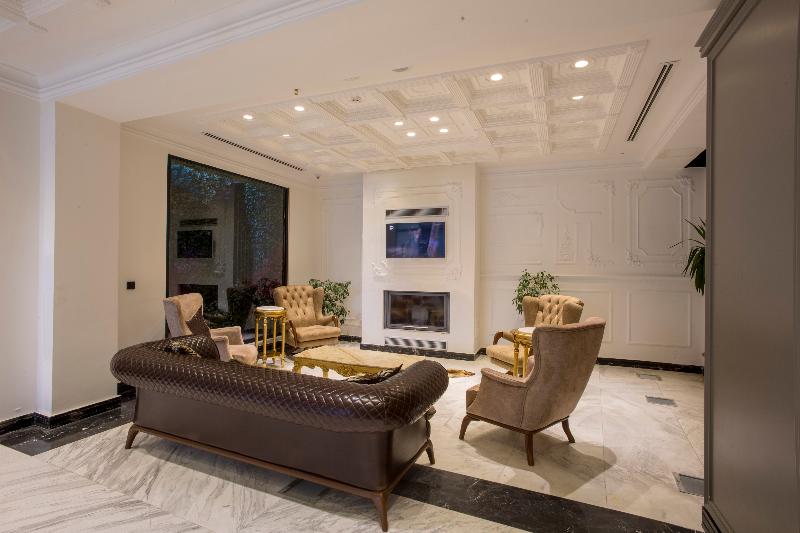 White Monarch Hotel - Lobi