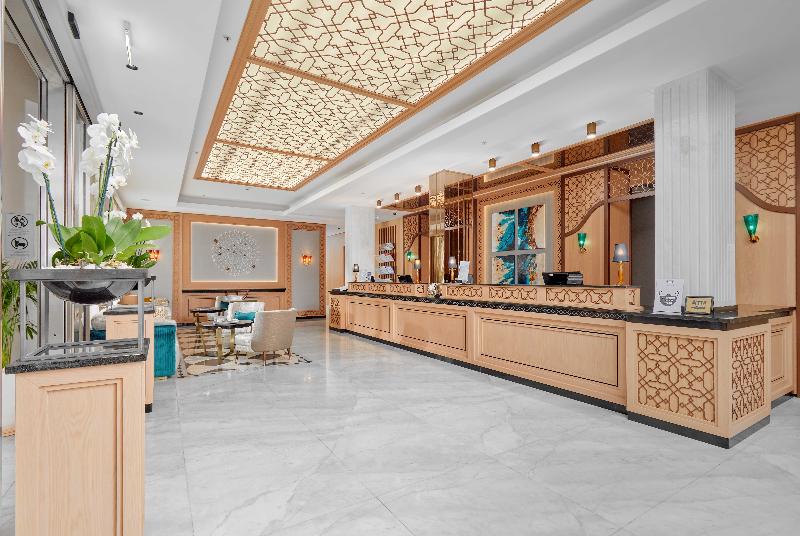 Crowne Plaza Budva by IHG - Lobi