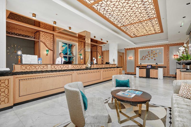 Crowne Plaza Budva by IHG - Lobi