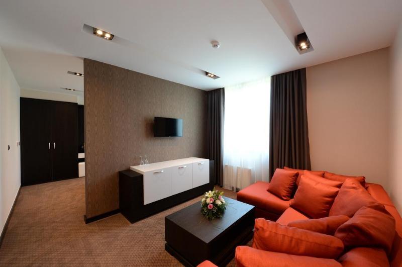 Hotel Hedonic - Genel