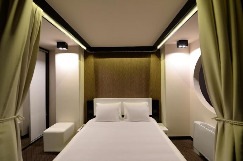 Hotel Hedonic - Genel