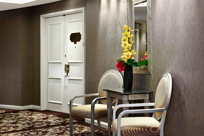 The Park Tower Knightsbridge - Oda