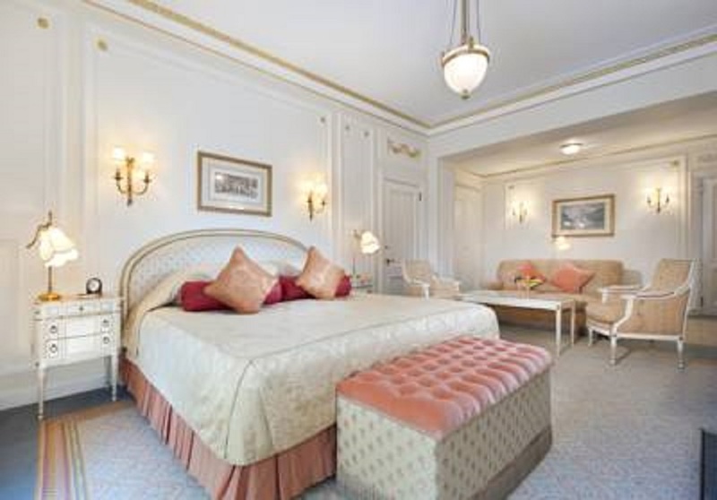 The Ritz London - Genel