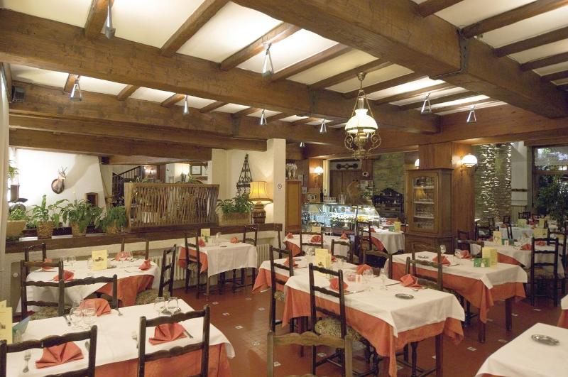 Logis Hotel Restaurant Chez Planes - Restoran