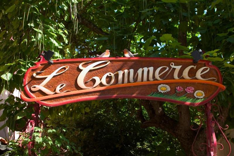 Logis Hotel Le Commerce - Lobi