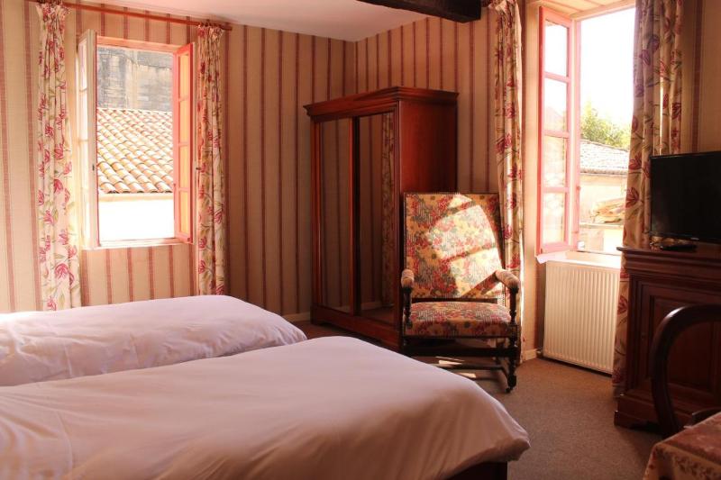Logis Hotel Le Commerce - Genel