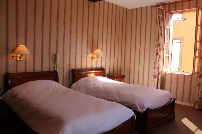 Logis Hotel Le Commerce - Genel