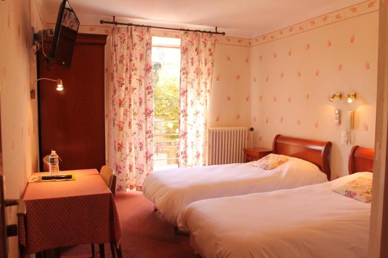 Logis Hotel Le Commerce - Oda