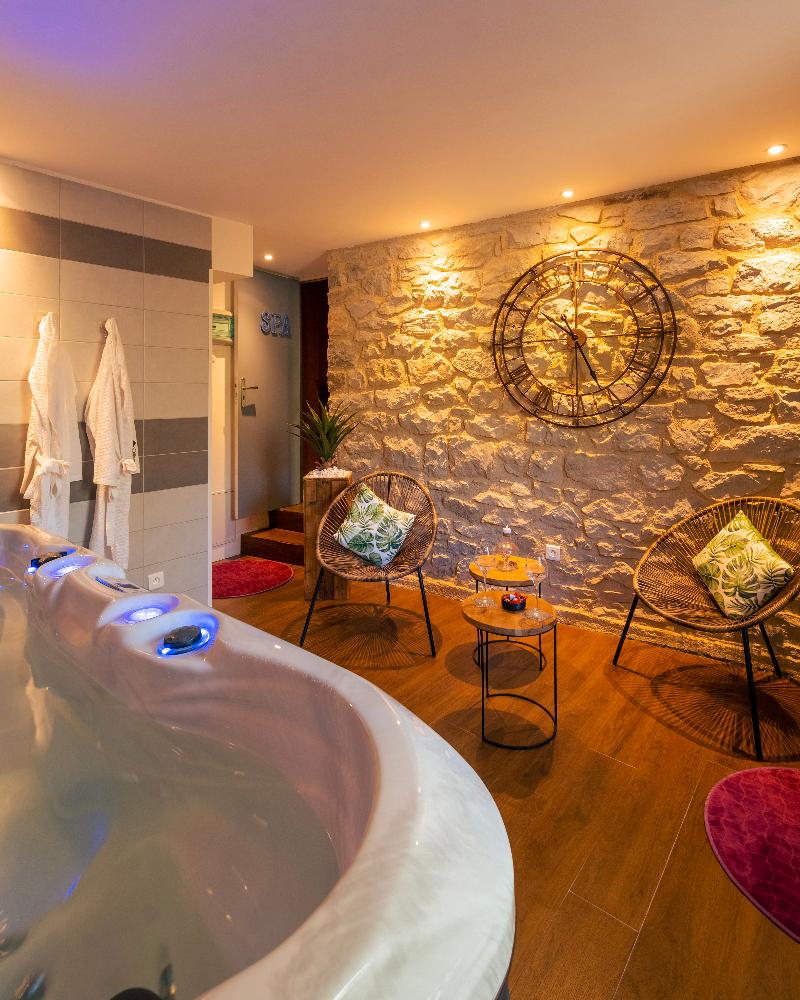 Hotel Aux Berges De L'Aveyron - Havuz
