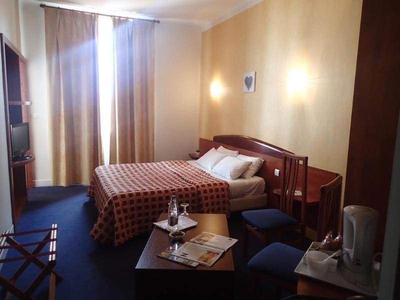 Logis Grand Hotel d'Orléans- Rest. le goulu - Genel