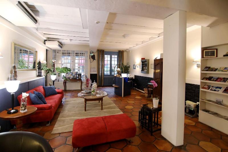 Hotel Les Pasteliers - Lobi