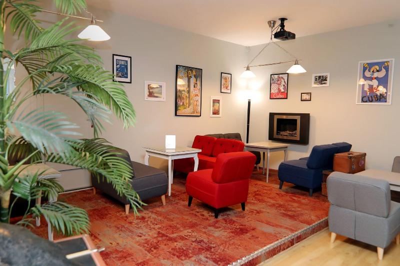 Hotel Les Pasteliers - Lobi