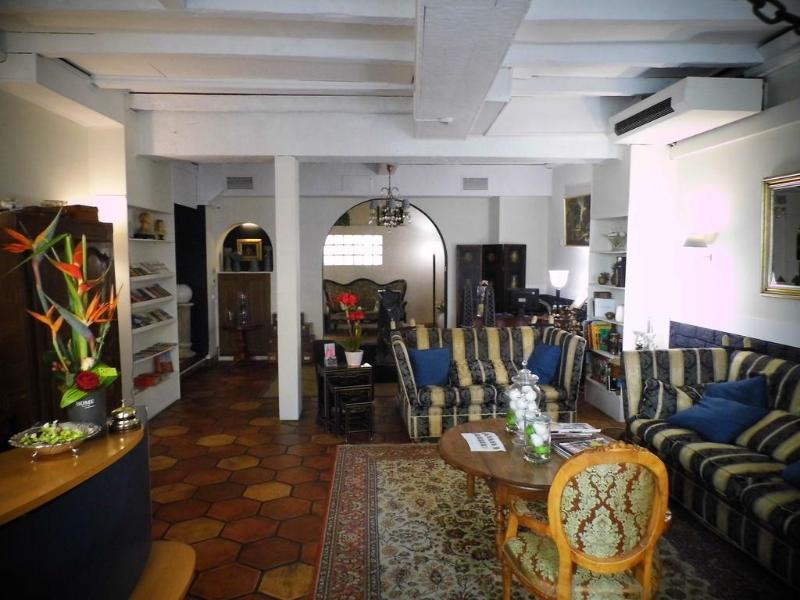 Hotel Les Pasteliers - Genel