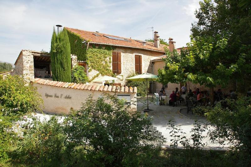 Hotel Dejeunez Sous L'Arbre - Genel