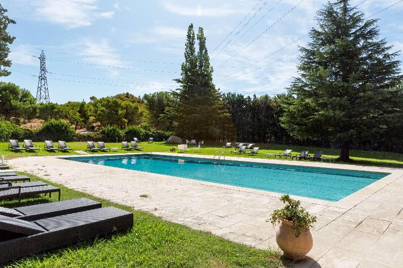 Best Western Domaine De Roquerousse - Havuz