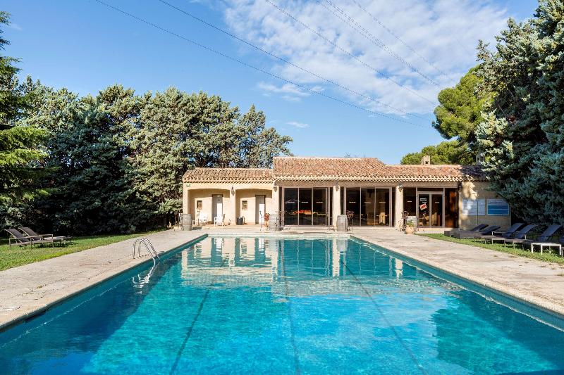 Best Western Domaine De Roquerousse - Havuz
