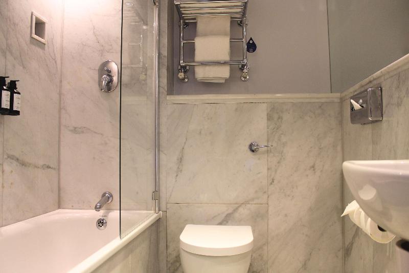 Radisson Blu Hotel, London Tottenham Court Road - Oda
