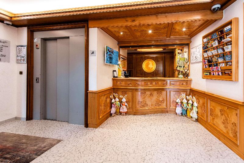 Best Western Au Cheval Blanc Mulhouse Nord - Lobi