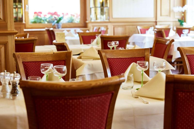 Best Western Au Cheval Blanc Mulhouse Nord - Restoran