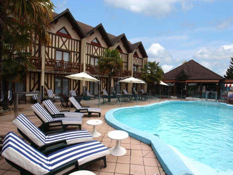 Logis Hotel Le Clos Deauville Saint-Gatien - Havuz