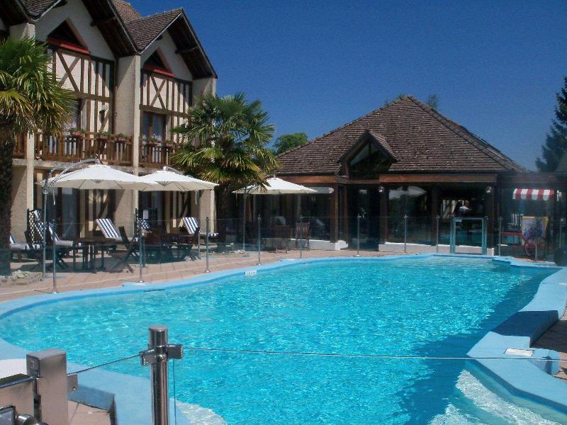 Logis Hotel Le Clos Deauville Saint-Gatien - Havuz