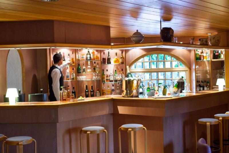 Le relais fleuri, Hotel & Restaurant Logis–Avallon - Bar