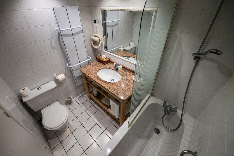 Le relais fleuri, Hotel & Restaurant Logis–Avallon - Oda
