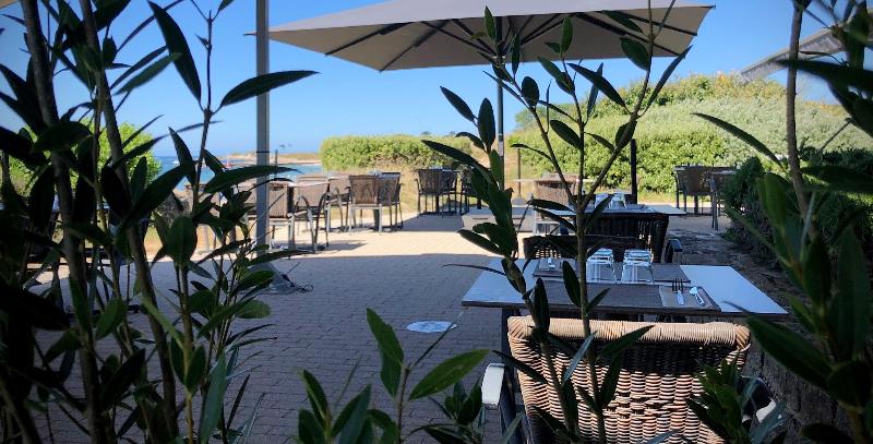 Hôtel-Restaurant Les Mouettes - Teras