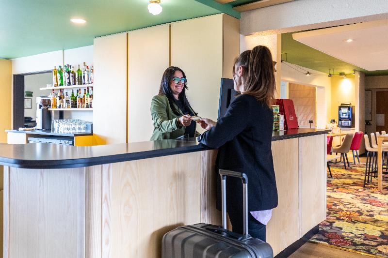 Ibis Styles Chartres Sud Barjouville - Lobi