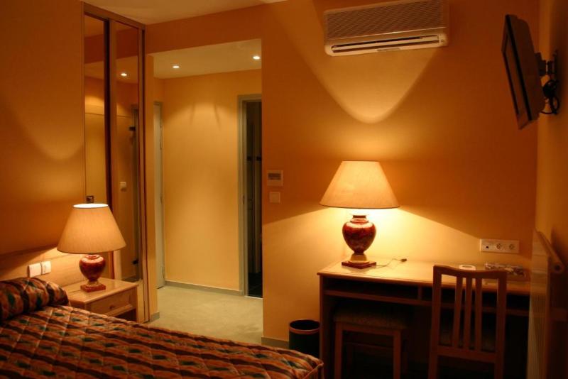 Logis Hotel Le Continental - Oda