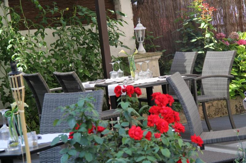 Logis Hôtel les 3 Rois - Genel