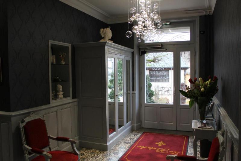 Logis Hôtel la Brèche - Lobi