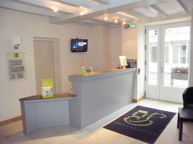 Logis Le Puits Doré - Lobi