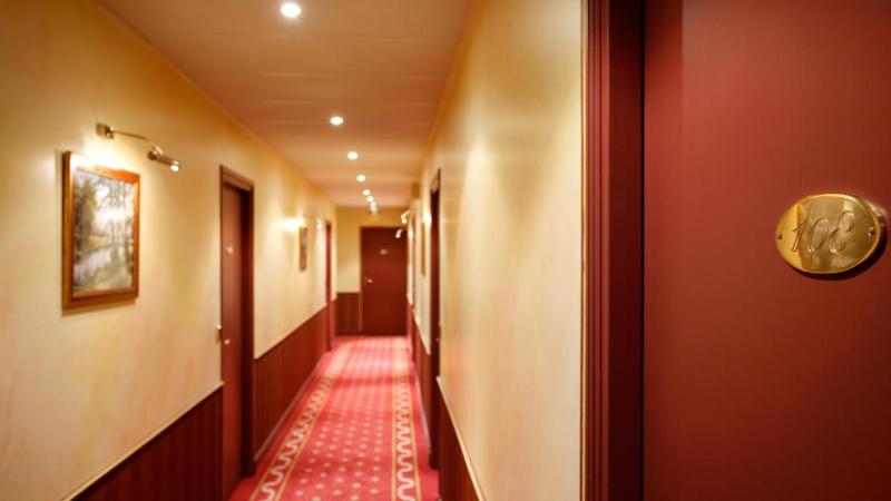 Logis Hôtel le Médicis - Lobi