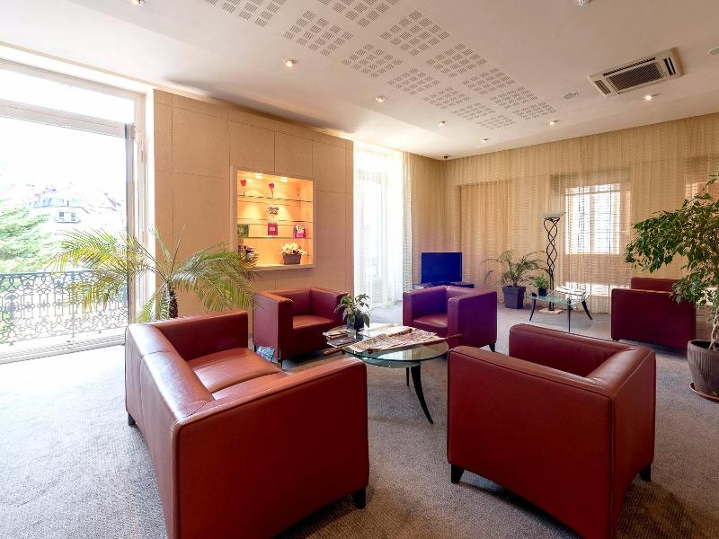 Logis Grand Hôtel Des Bains - Lobi