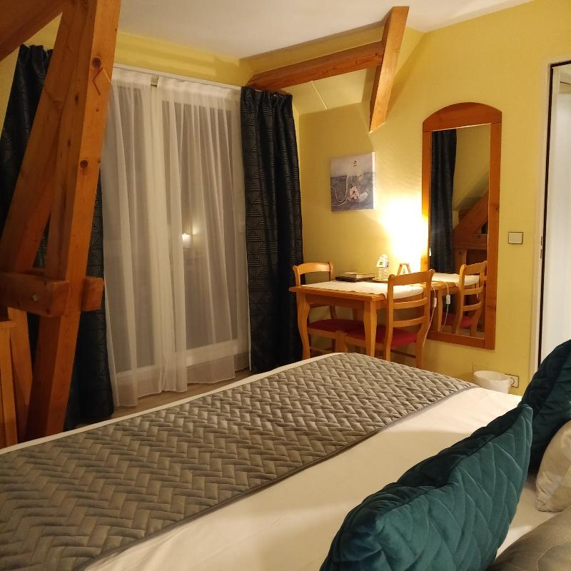 Logis Hôtel Notre-Dame de Bonne Fontaine - Oda