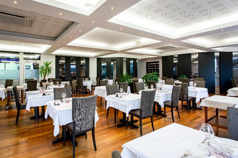 Logis Hôtel l'Orée du Bois - Restoran