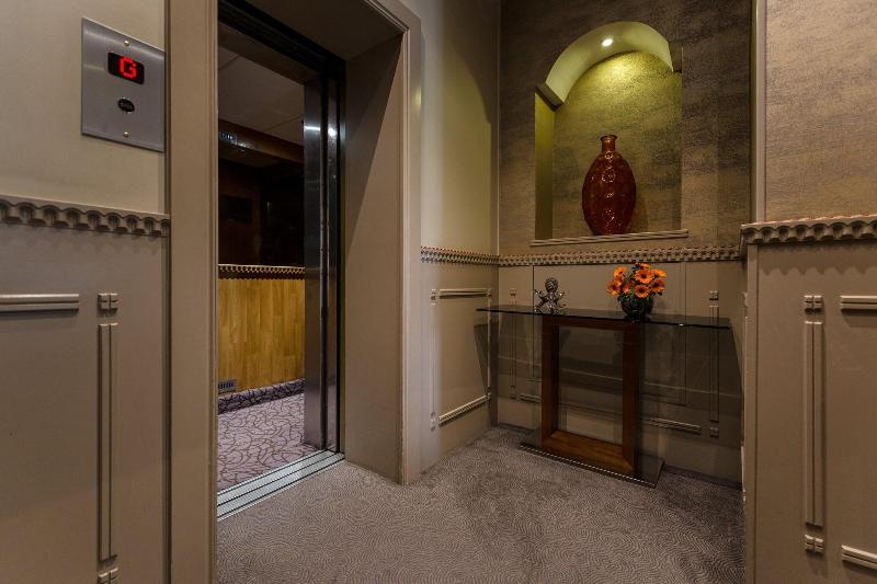Phoenix Hotel - Lobi