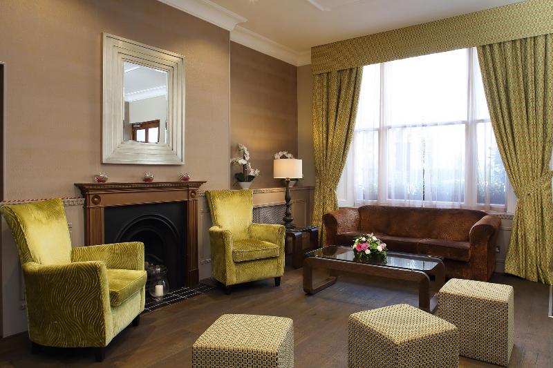 Phoenix Hotel - Lobi