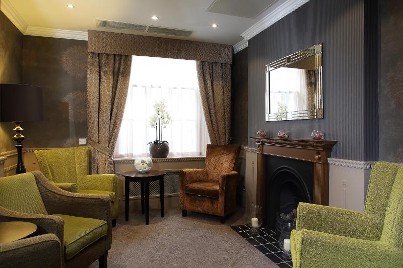 Phoenix Hotel - Lobi