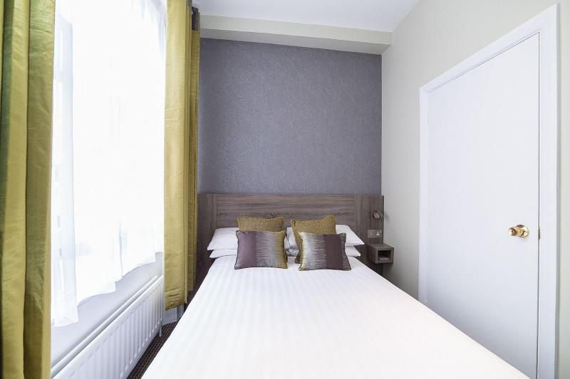 Phoenix Hotel - Oda